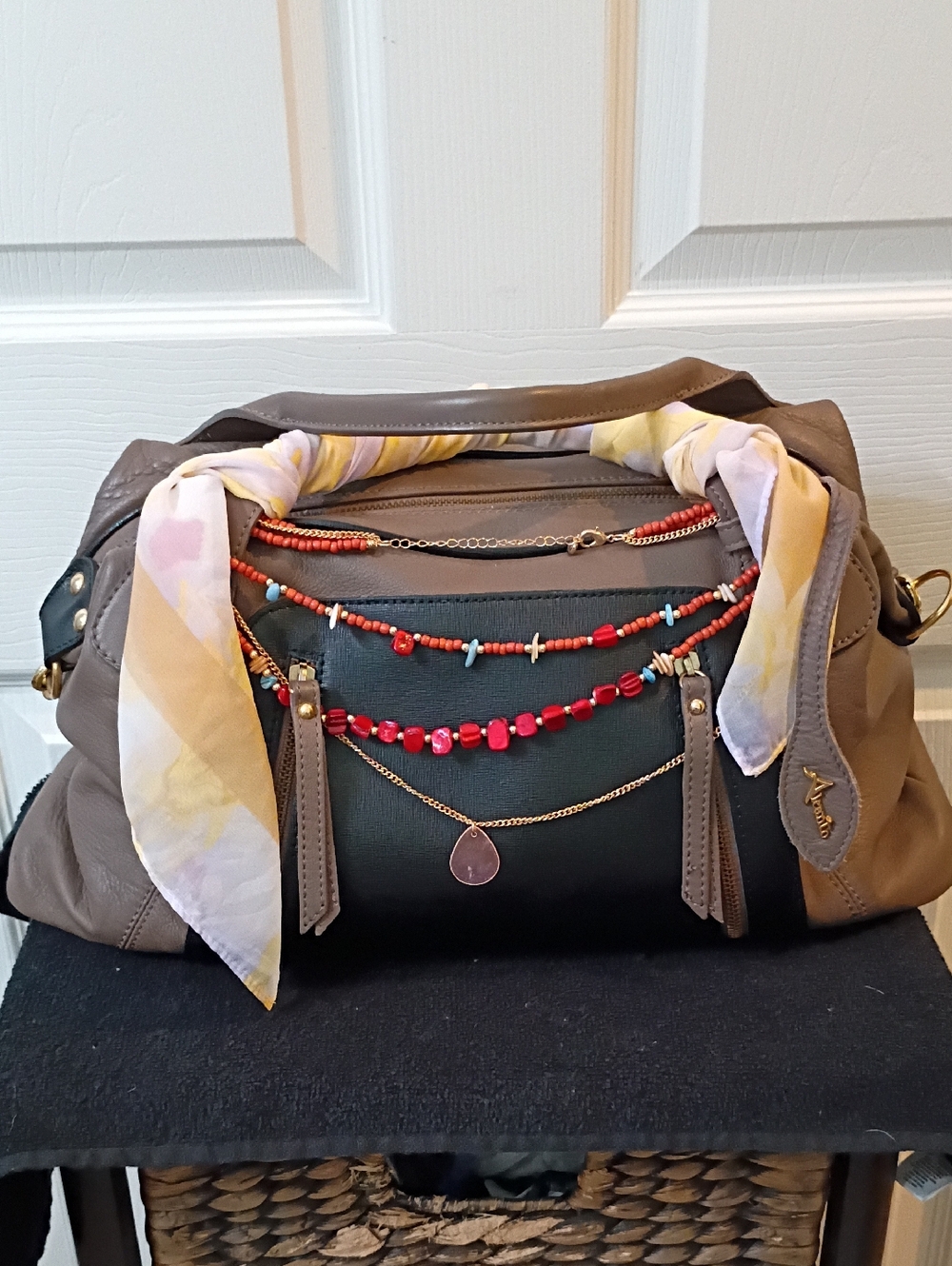 Aleanto satchel